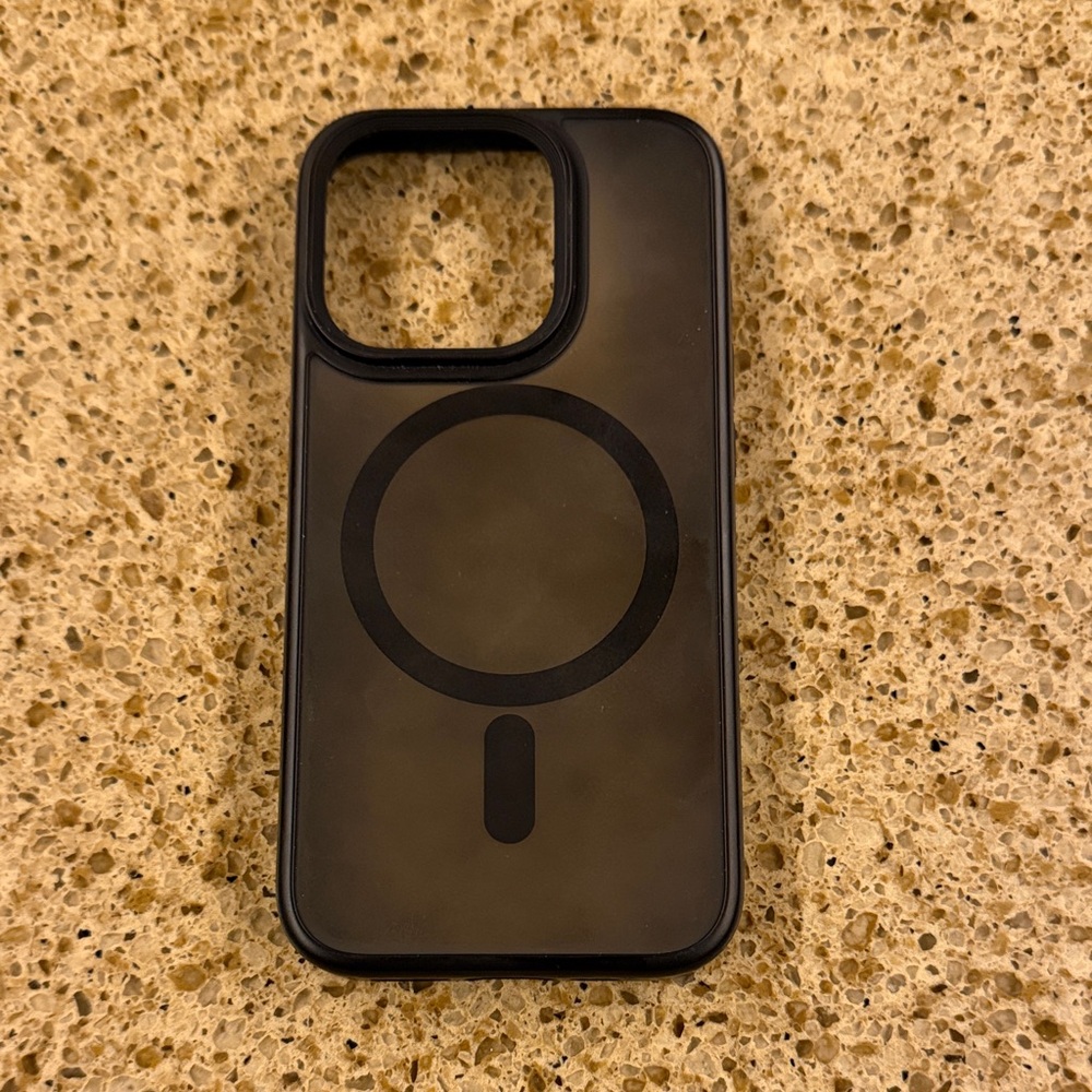 Apple Black MagSafe Compatible Case iPhone 15 Pro